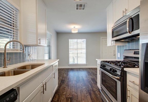 3rd image of 6200 Hyside Dr #A