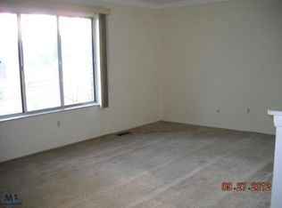 5275 Carroll Lake Rd, Commerce Township, MI 48382