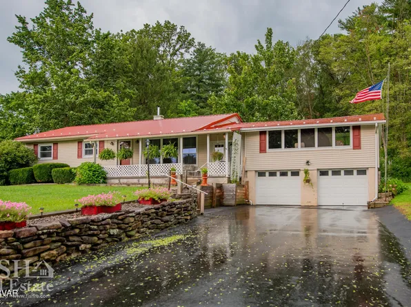 60 Youngs Addition Rd, Mill Hall, PA 17751
