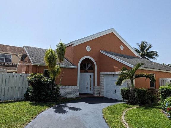 2nd image of 10861 SW 11th Mnr
