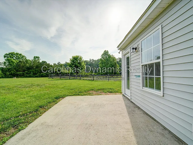 3702 Cardinal Bluff Ln — Photo 40