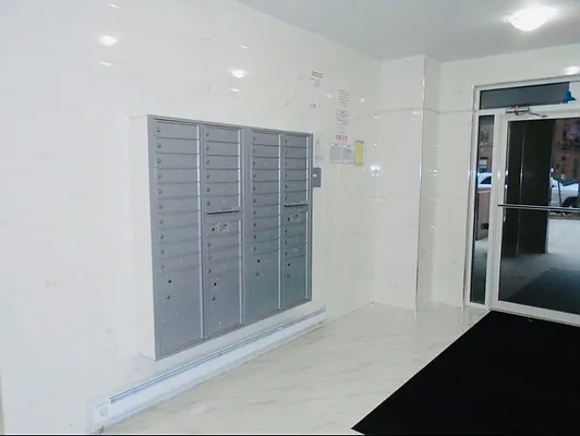 Rented by 18 REALTY | media 2