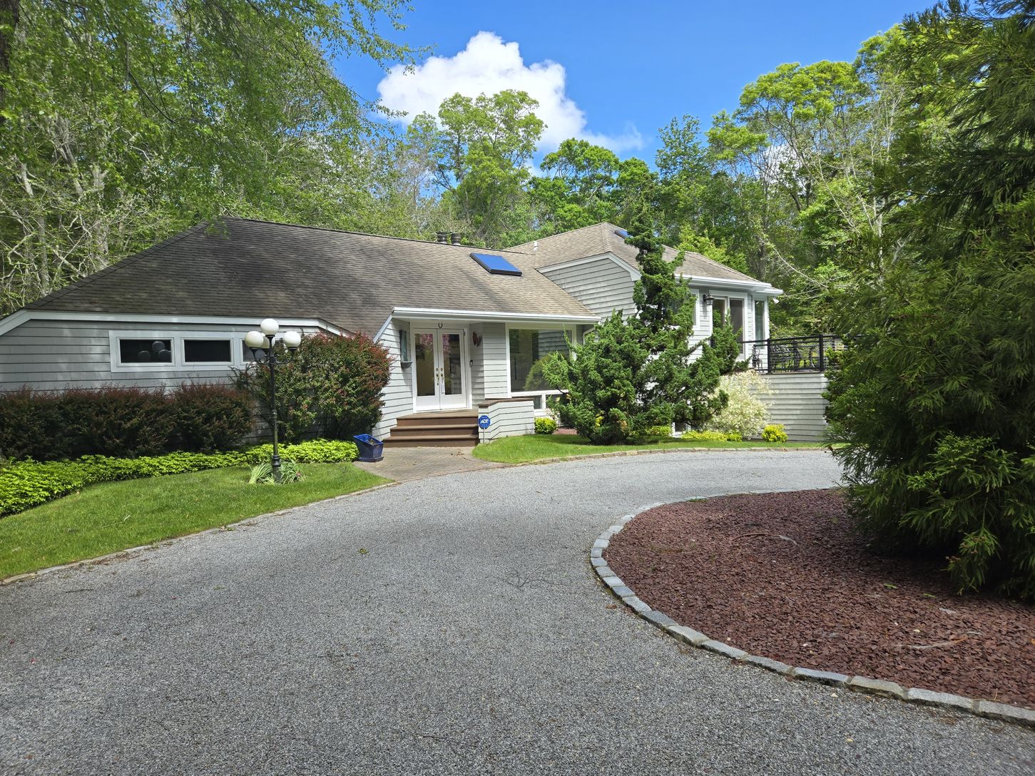  Sprawling contemporary 