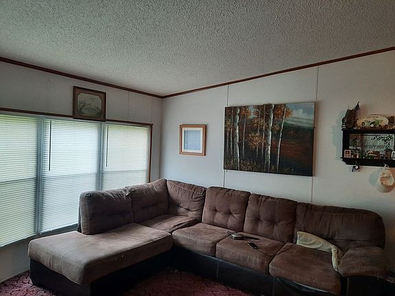 3rd image of 1033 L P Bailey Hwy