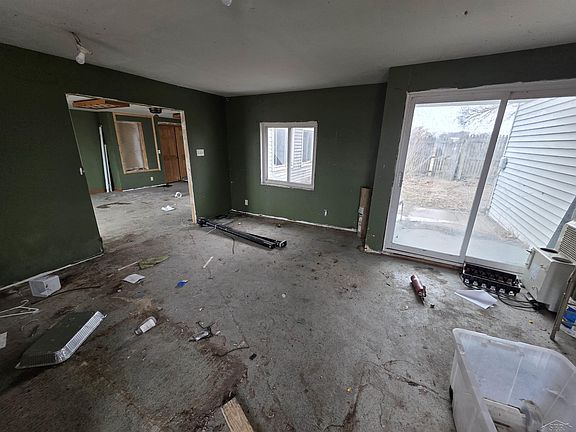 5th image of 2418 Wetters Rd