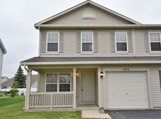 694 S Shannon Dr, Romeoville, IL 60446