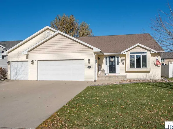 124 Lynx Ln, Mankato, MN 56001