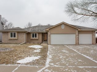 15975 Adams St, Omaha, NE 68135