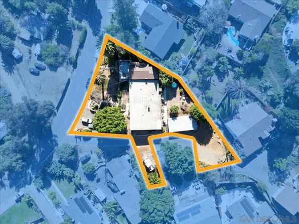 1061 Prospect Pl, Vista, CA 92081