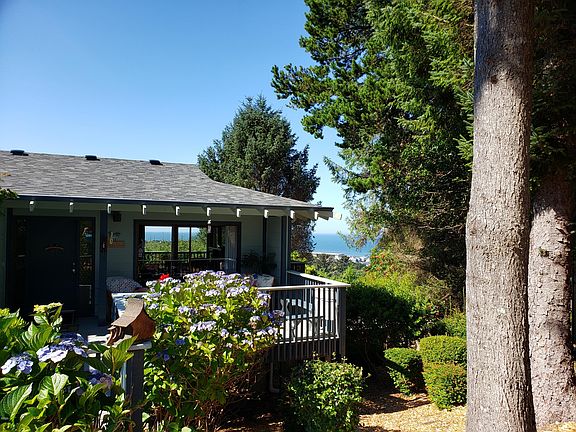 3rd image of 3540 NE Surf Dr