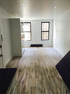Rented by Performing Assets Corp | media 19