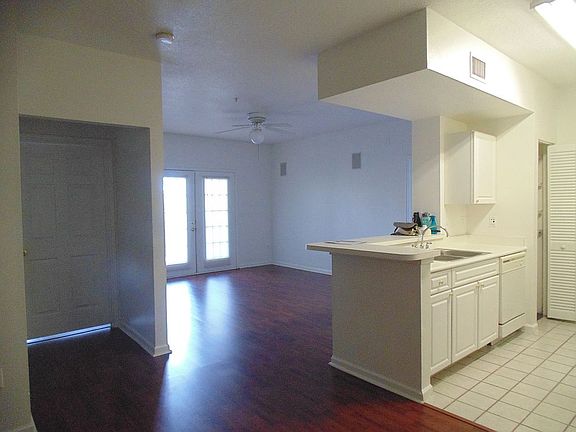 3rd image of 14316 Fredricksburg Dr APT 504