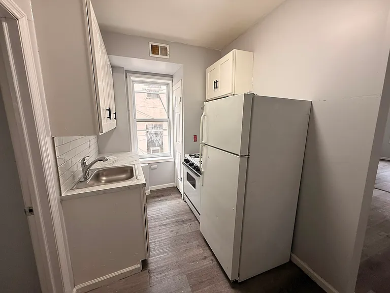 122 Wade St #1E — Photo 1