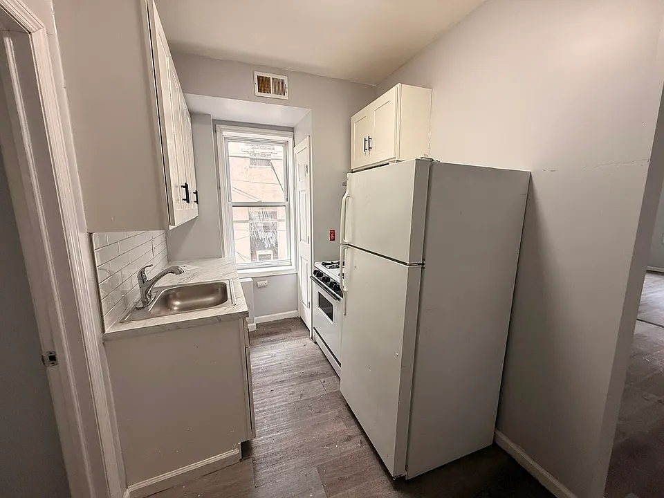 122 Wade St #1E