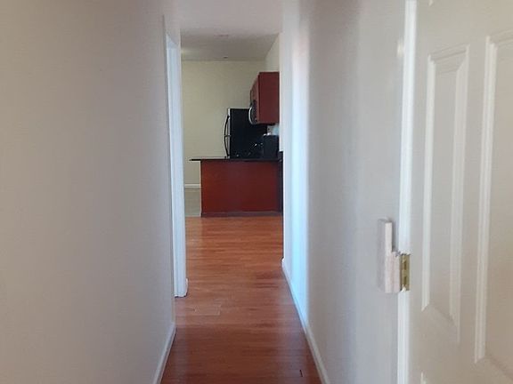5th image of 4811 Vernon Blvd APT 2F