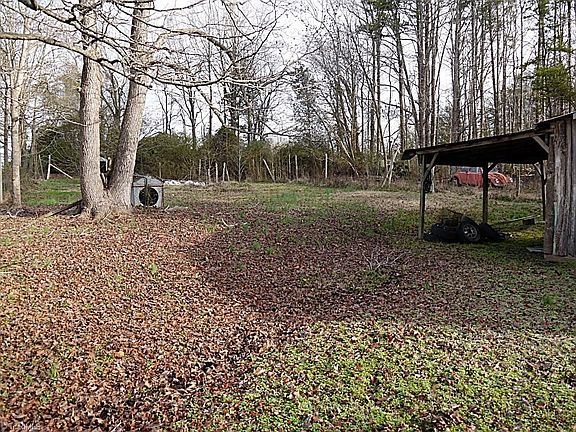4th image of 703 Stoney Hill Cir
