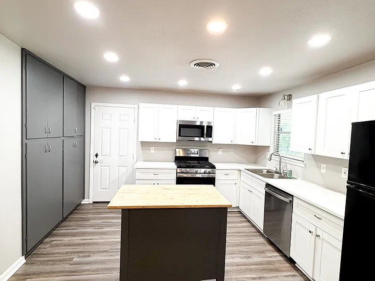 1204 Chippendale Dr — Photo 8
