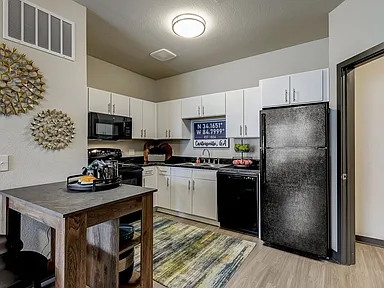 3 Bed 2 Bath Retreat Courtyard