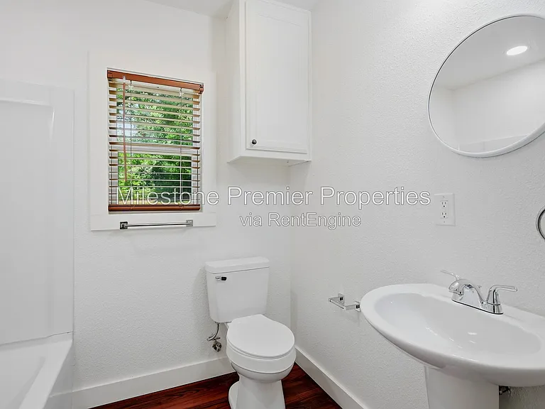 1107 W Hanna St — Photo 13