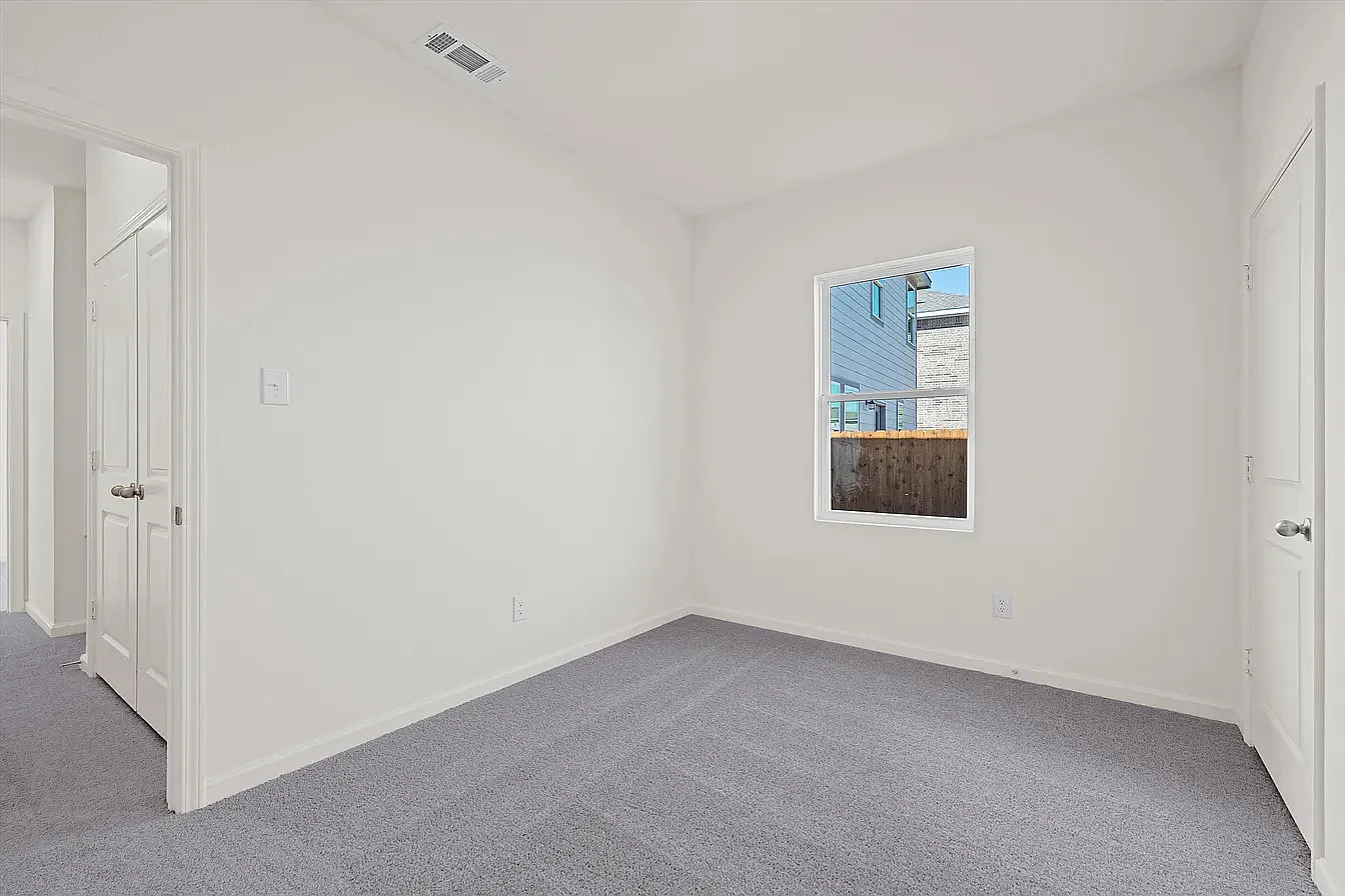 3 bed, 1391 sqft, $1,800 — Photo 4