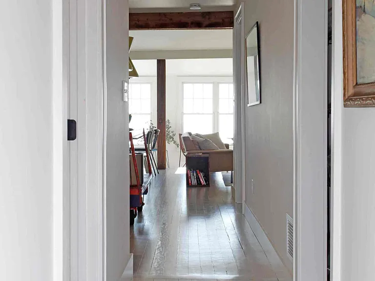 116 W Beach Dr — Photo 3