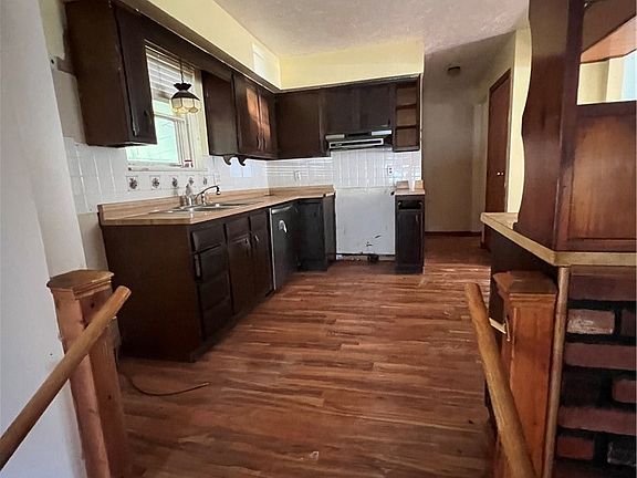 4th image of 203 W Parkway Dr