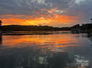 1600 Lillians Point Ct UNIT 33, Morganton, NC 28655