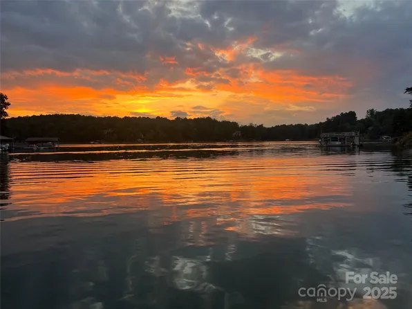 1600 Lillians Point Ct Unit 33, Morganton, NC 28655