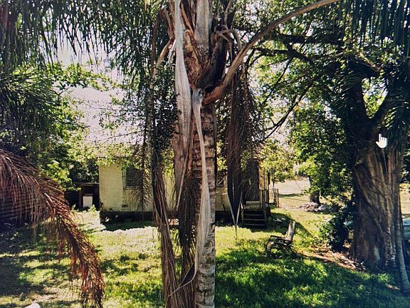 4th image of 1624 NW Avenue L
