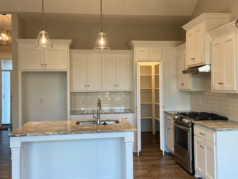 16176 Fontana St — Photo 11