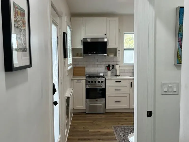 2810 N Mitchell Ave #B — Photo 8