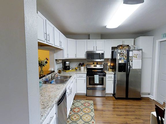 3rd image of 4743 Woodglen Ct