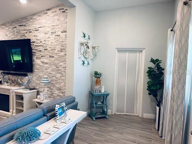3 bed, 3.0 bath, 1588 sqft, $2,900 — Photo 4