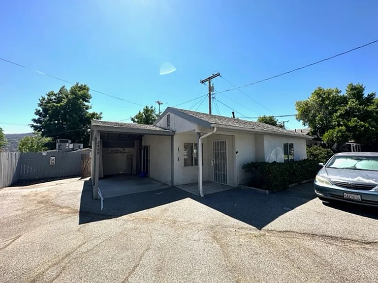 2404 Fairway Ave — Photo 11