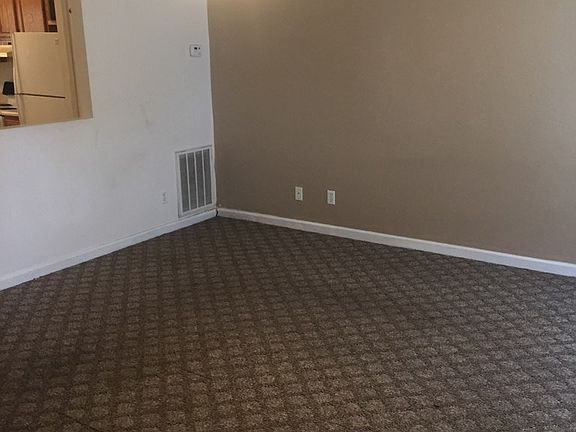 5th image of 253 McNeil St #1
