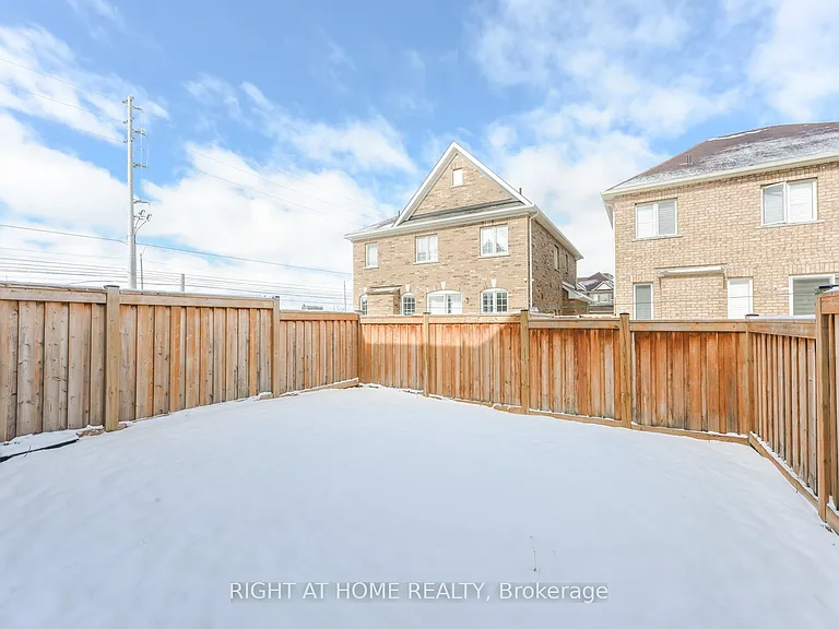 36 Spokanne St — Photo 39