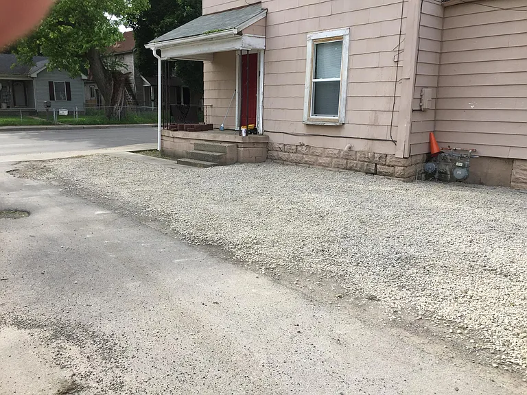 217 NW 5th St — Photo 12