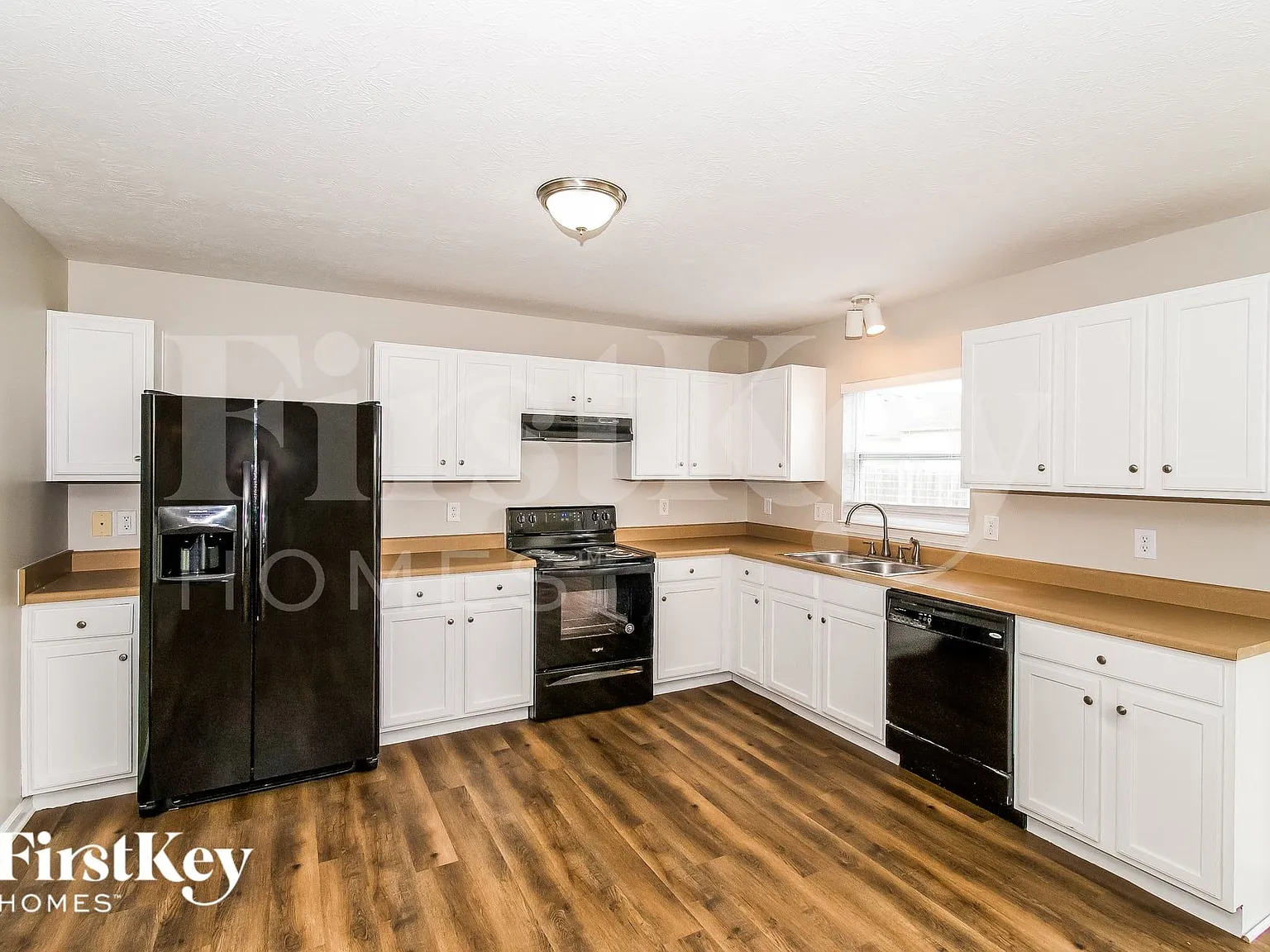 4 bed, 2.5 bath, 3062 sqft, $2,085 — Photo 4