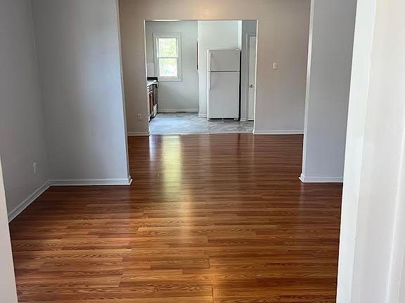 3rd image of 1099 Lindbergh St