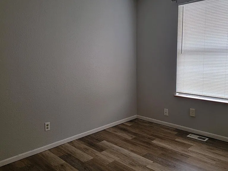 3561 Elk Ridge Dr — Photo 2