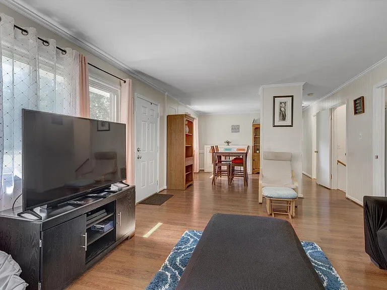 126 White Oak Dr — Photo 4