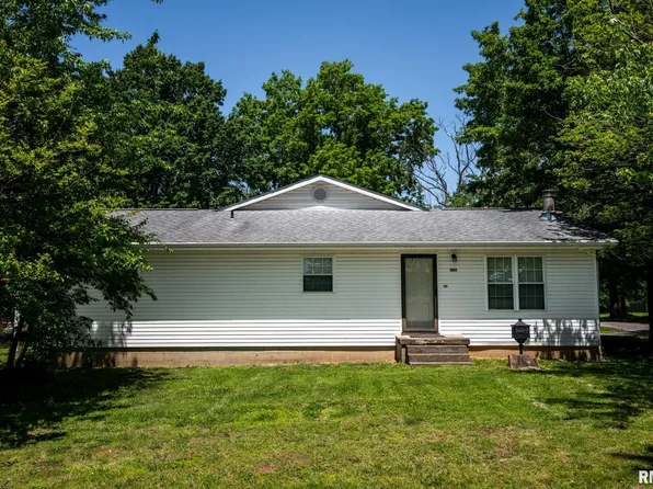 404 Howerton St, Carterville, IL 62918