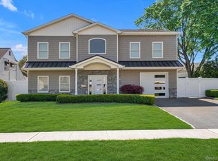 41 Patience Lane, Westbury, NY 11590