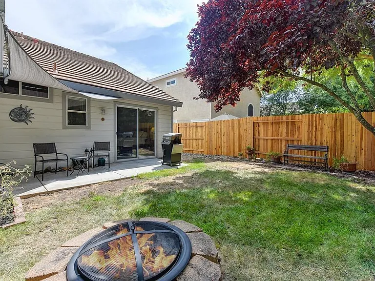 2329 Tuscany St — Photo 14