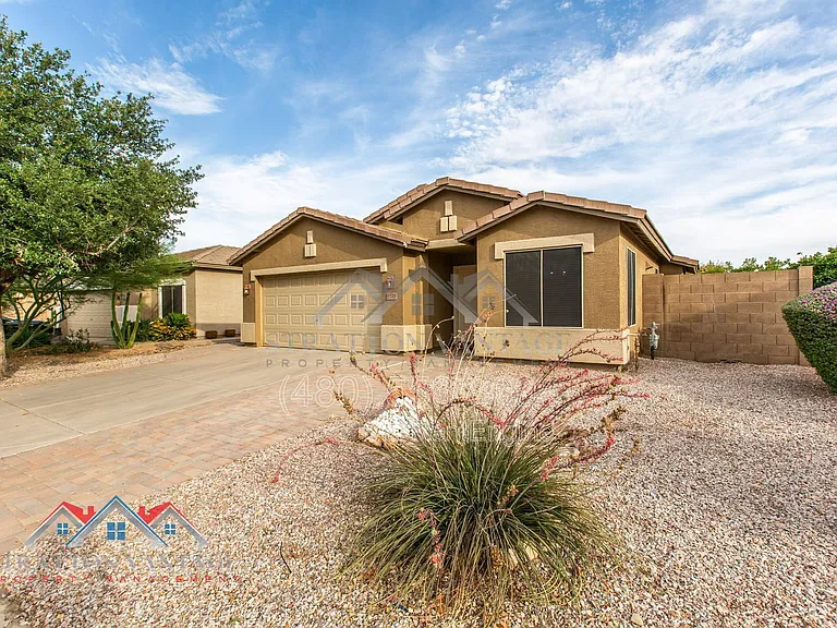 2105 W Allens Peak Dr — Photo 4