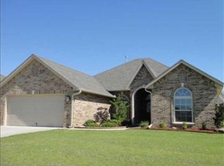 2524 Sutton Ct, Shawnee, OK 74804