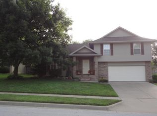 325 N Cedarwood Ave, Republic, MO 65738