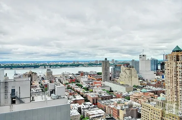 Rented by Halstead Real Estate | media 30