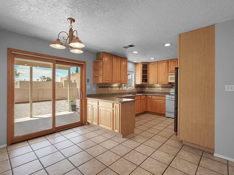 7553 Union St NE — Photo 18