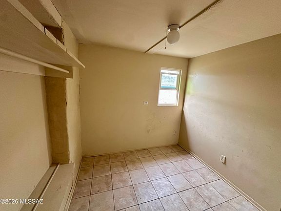 5th image of 15 N Bonita Ave